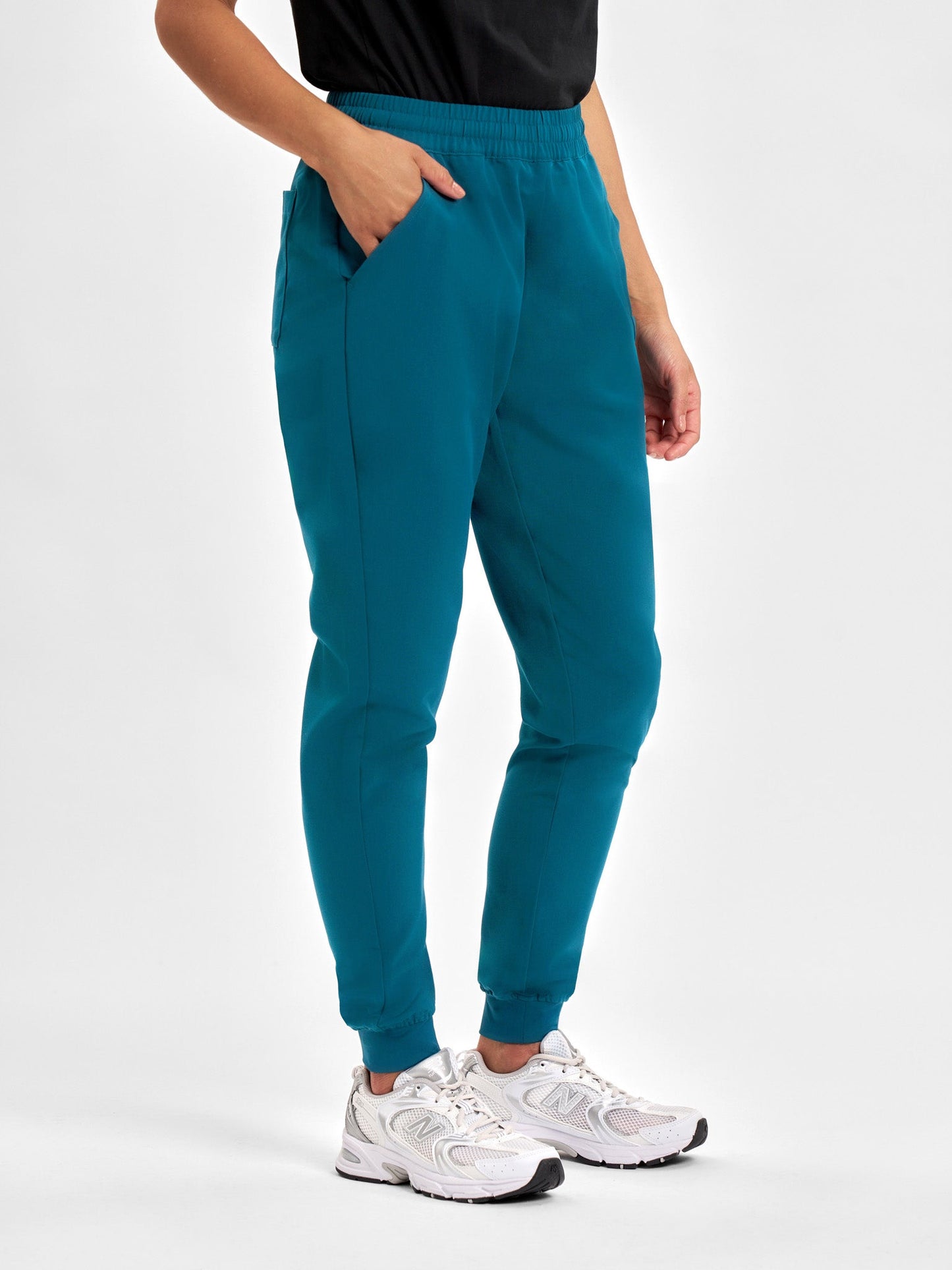 INAURA Pulse Womens Jogger Scrub Pant CL541LL