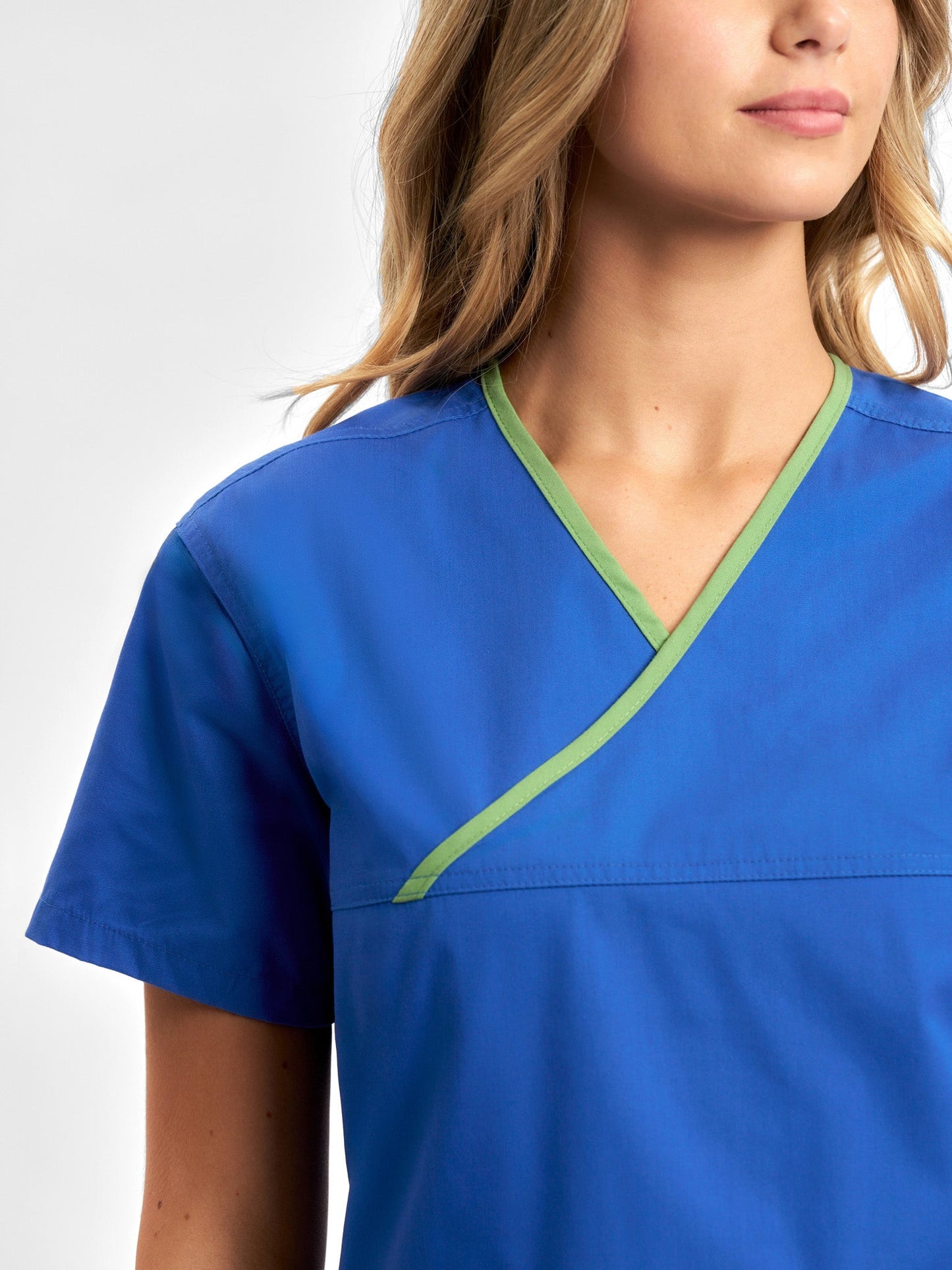 INAURA Classic Womens Contrast Scrub Top H10722
